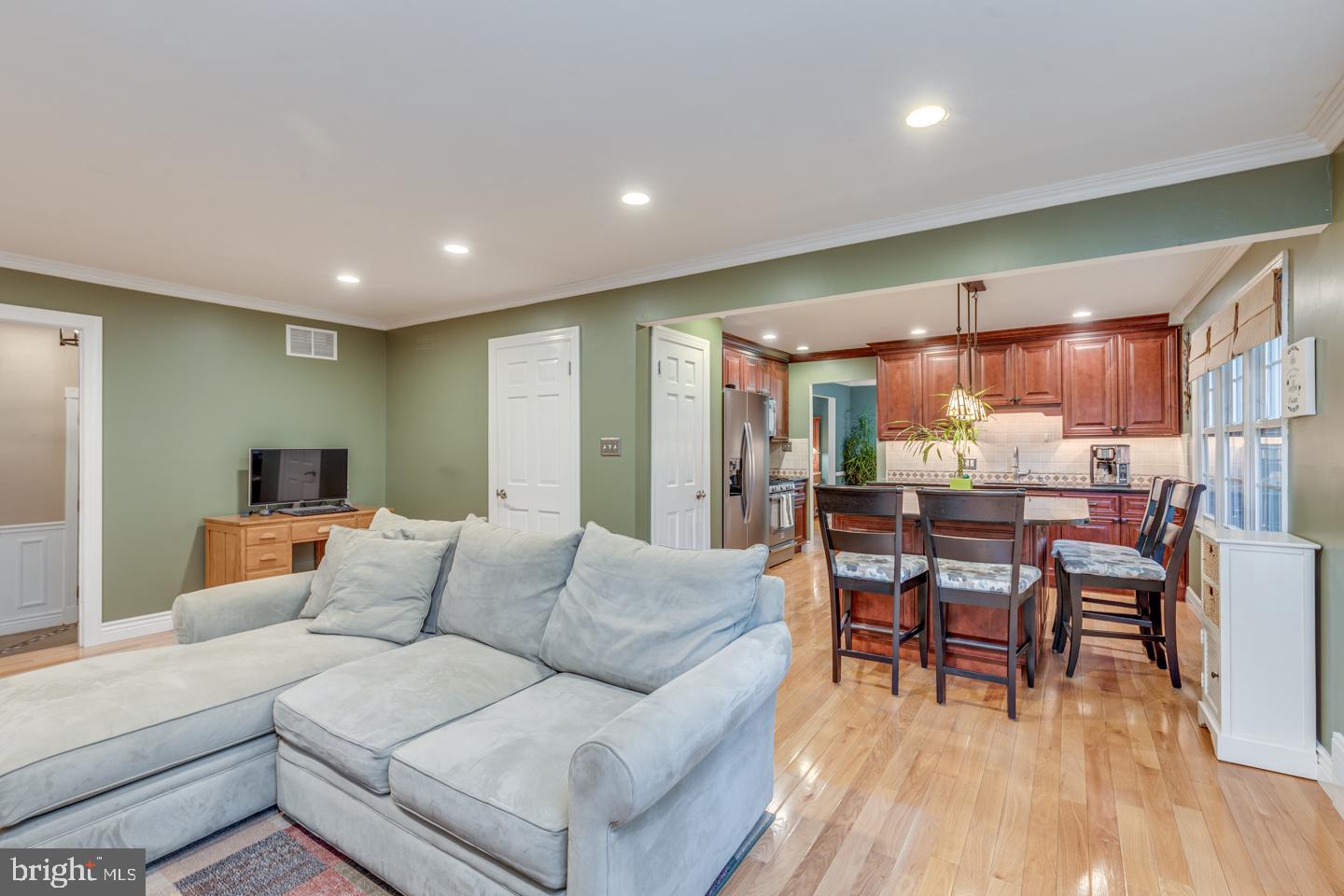 110 Wexford Drive Cherry Hill, NJ 08003 - Photo 20 of 51 a living room with furniture and a wooden floor
