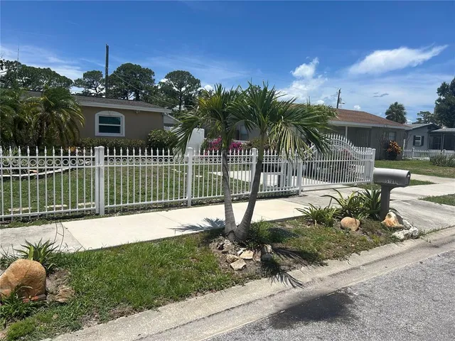 a view of outdoor space yard and patio