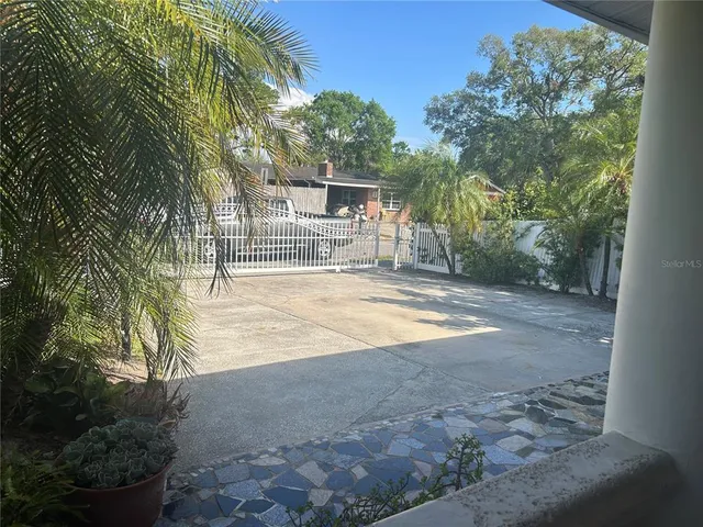 a front view of house with yard