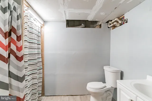 $2,000 | 226 Carson Street, Philadelphia, PA 19127