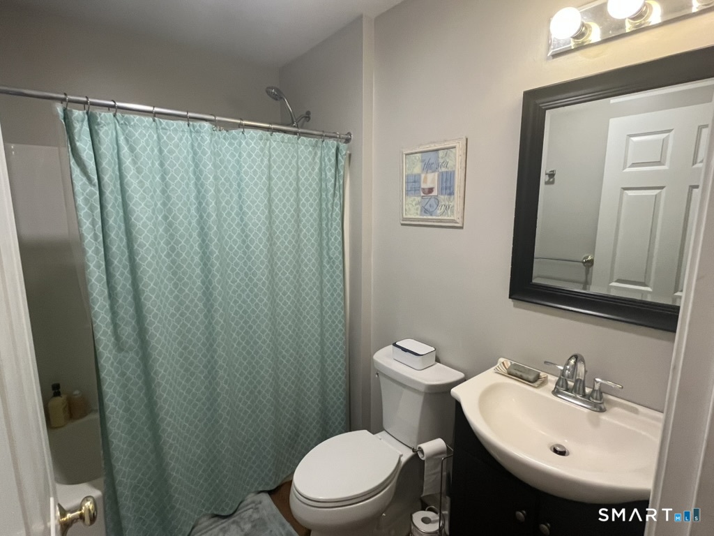 193 Deerfield Ridge Drive Groton, CT 06355 - Photo 5 of 18