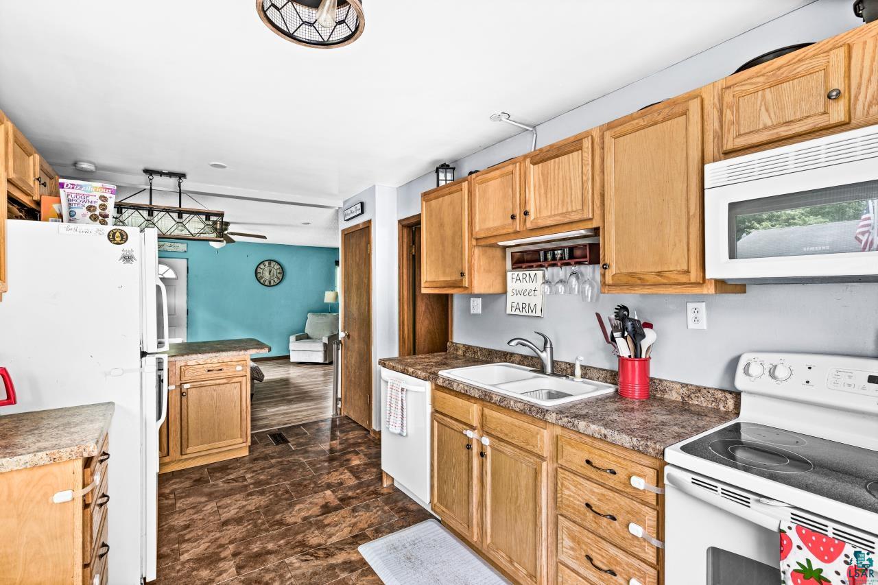 6222 Lavaque Road Duluth, MN 55803 - Photo 13 of 55