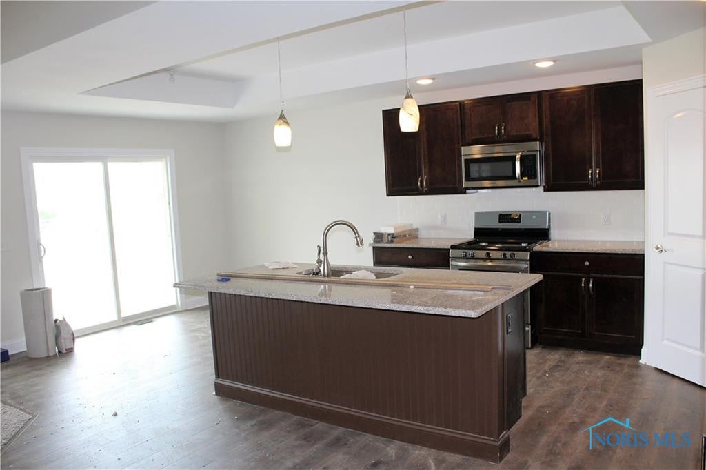 146 Fairchild Road Oregon, OH 43616 - Photo 4 of 16 Gallery Image 4