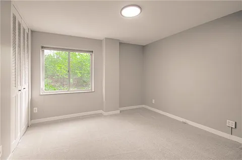 $304,950 | 4550 Warwick Boulevard, Unit 210211, Kansas City, MO 64111