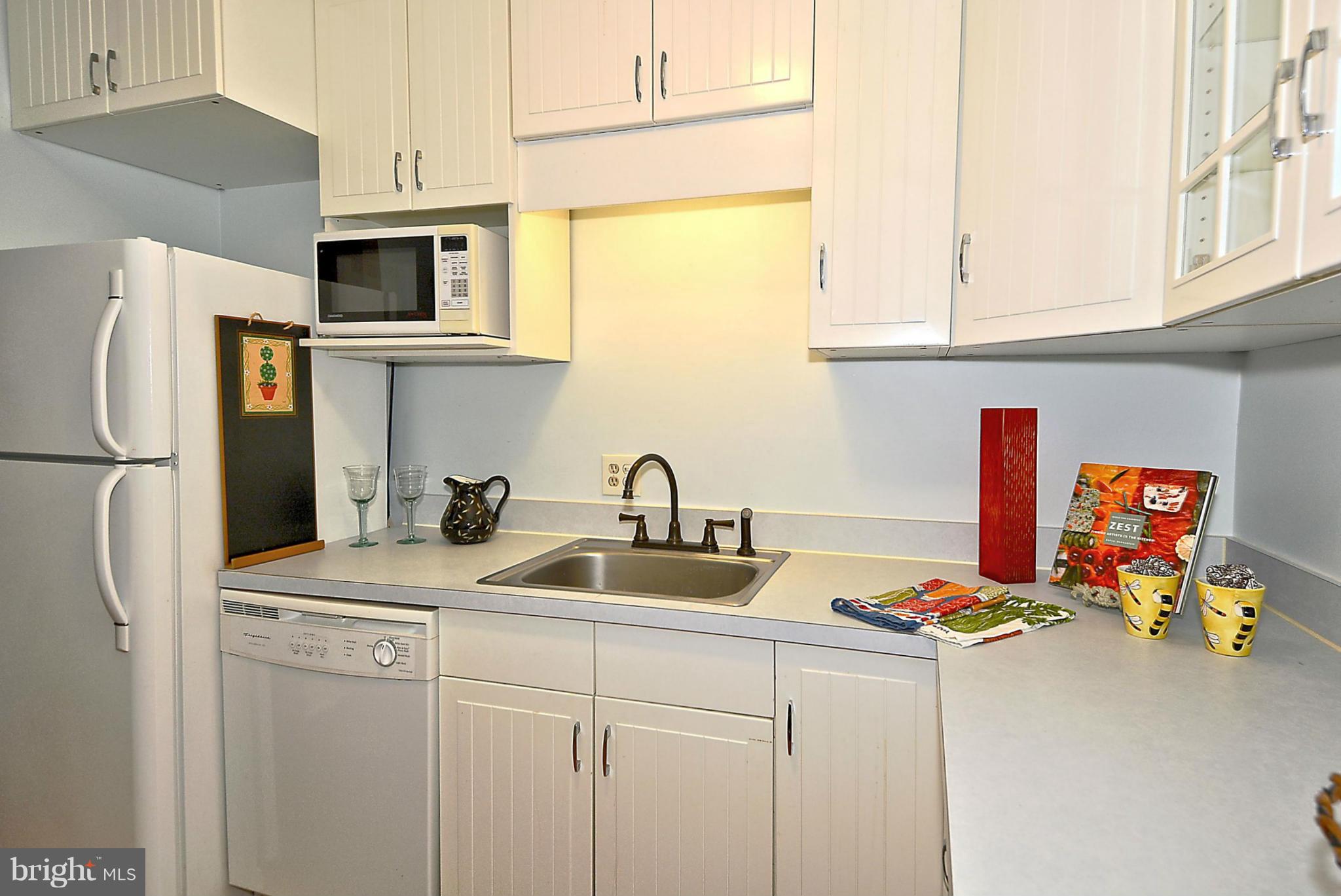 11600 Vantage Hill Road, Unit 22C Reston, VA 20190 - Photo 13 of 30 Kitchen