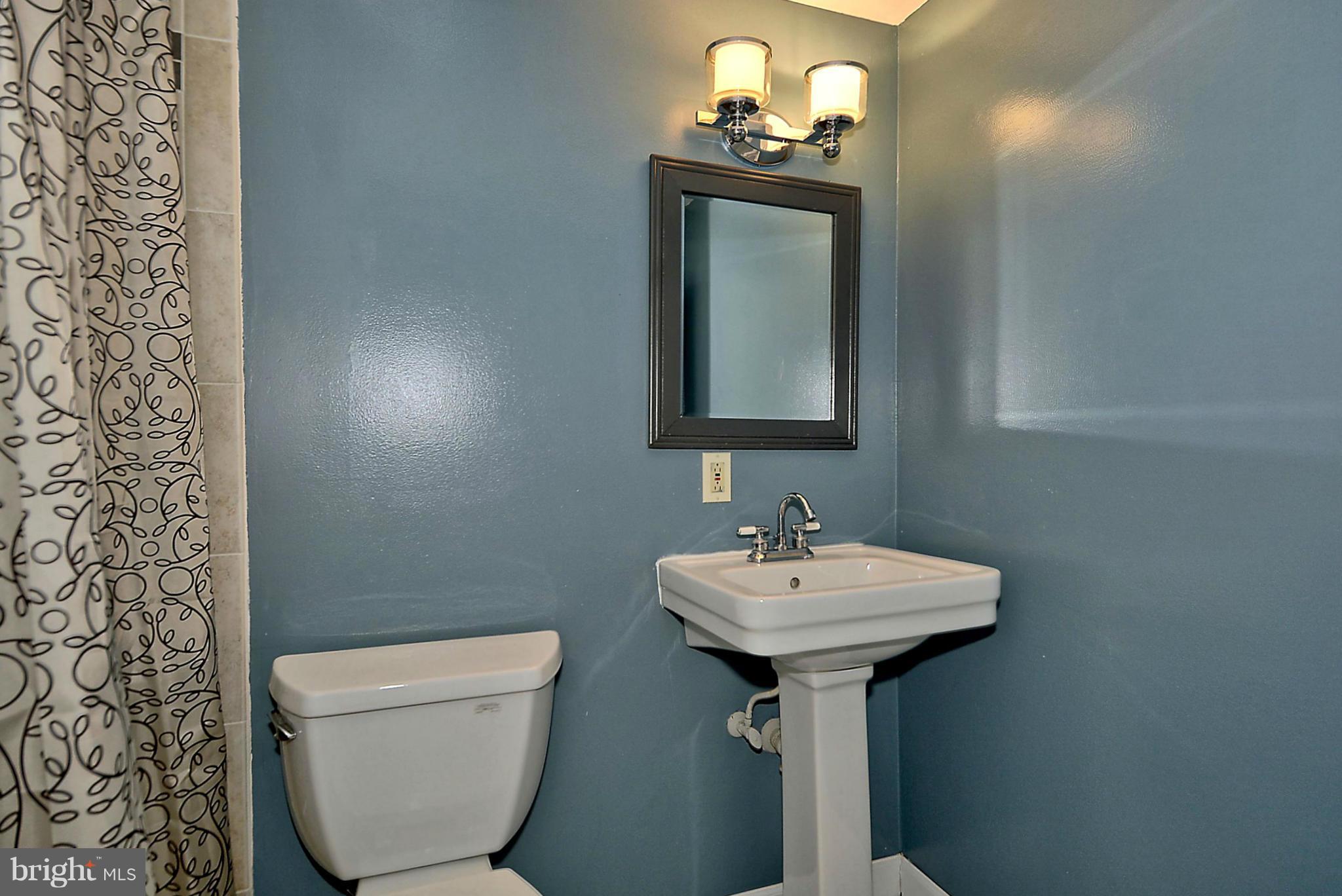 11600 Vantage Hill Road, Unit 22C Reston, VA 20190 - Photo 19 of 30 Bath (Master)
