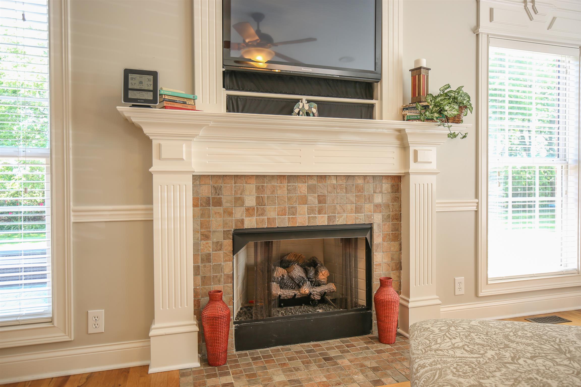 5411 Sherrington Road Murfreesboro, TN 37128 - Photo 18 of 30 Hearth area