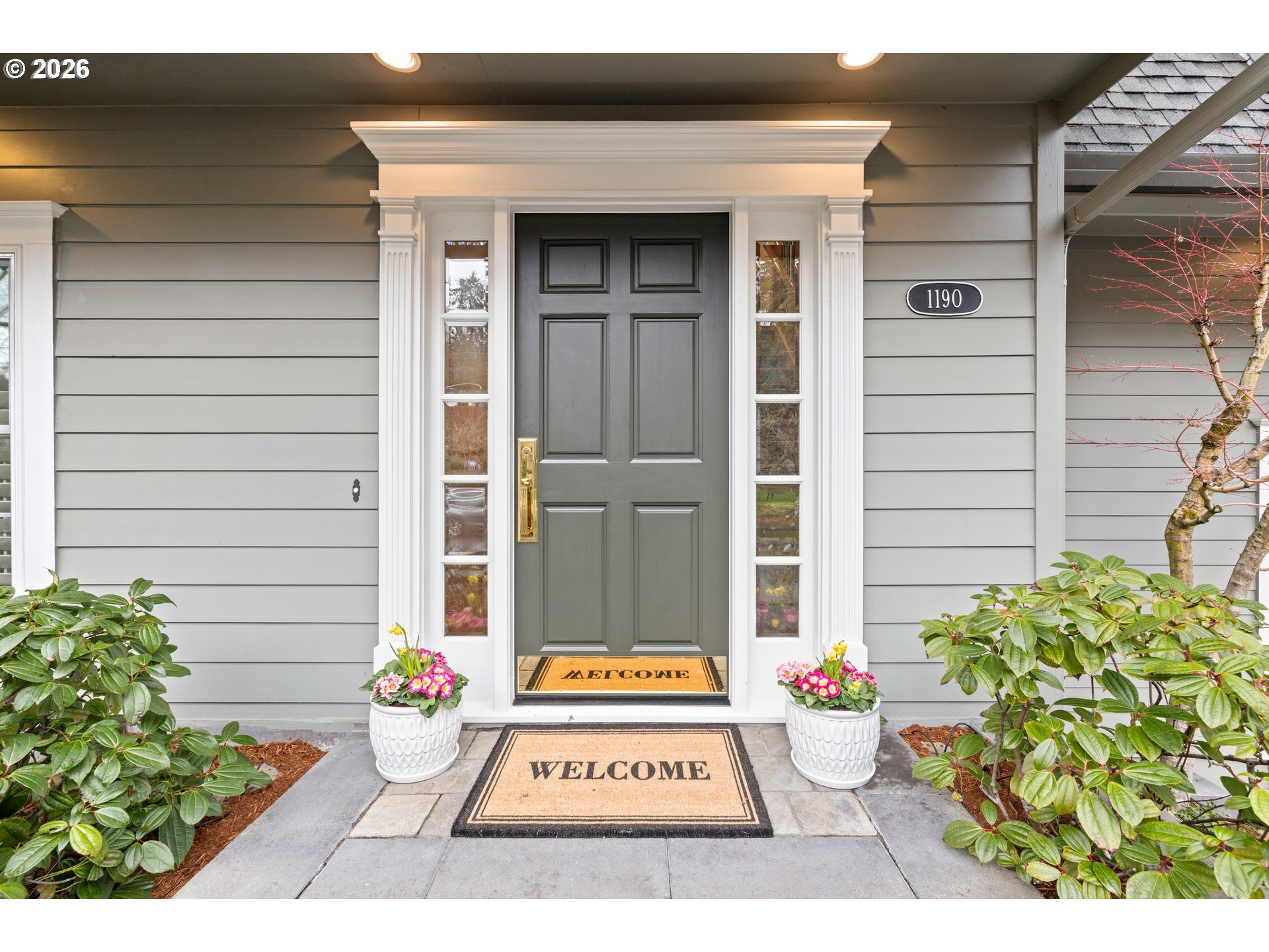 1190 Bayberry Road Lake Oswego, OR 97034 - Photo 2 of 48