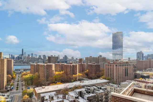 $929,000 | 264 East Broadway, Unit C1905 | Lower East Side