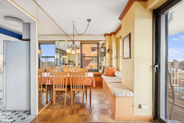 $929,000 | 264 East Broadway, Unit C1905 | Lower East Side