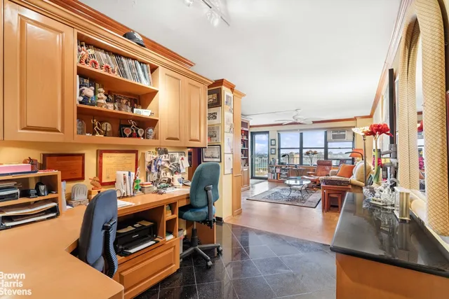 $929,000 | 264 East Broadway, Unit C1905 | Lower East Side