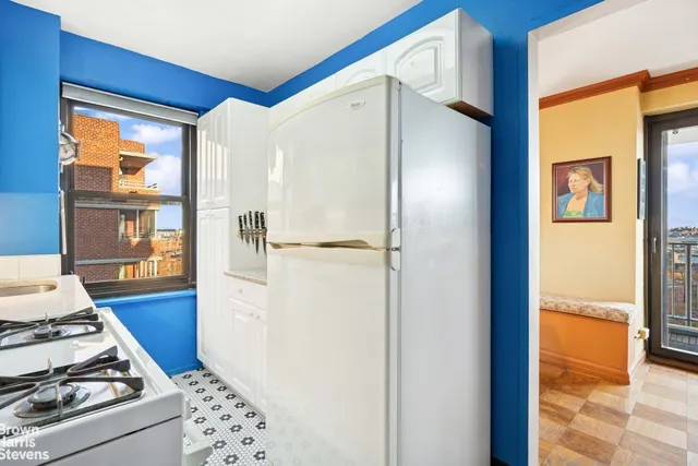 $929,000 | 264 East Broadway, Unit C1905 | Lower East Side