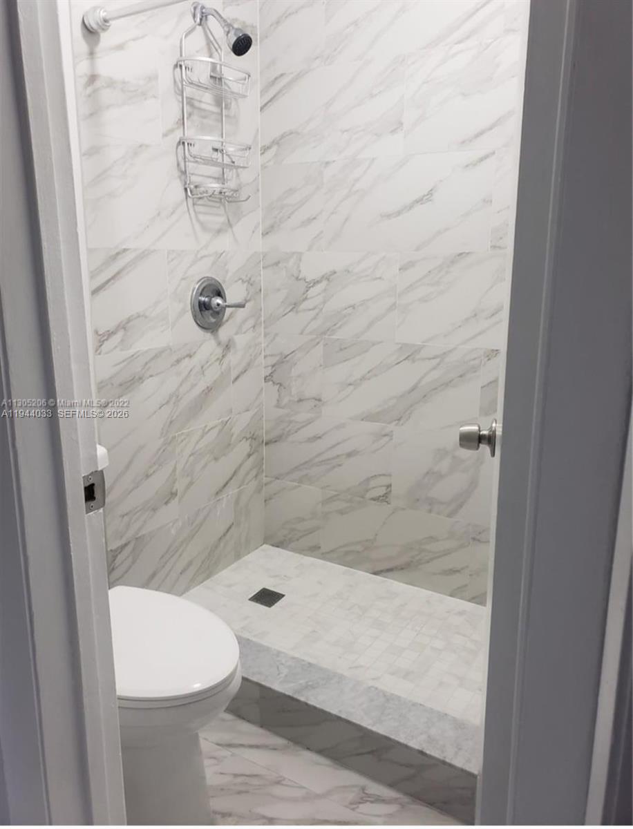 591 Southeast 5th Street Hialeah, FL 33010 - Photo 31 of 45