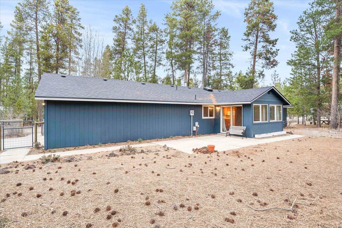 51520 Ash Road La Pine, OR 97739 - Photo 41 of 57 12-Exterior