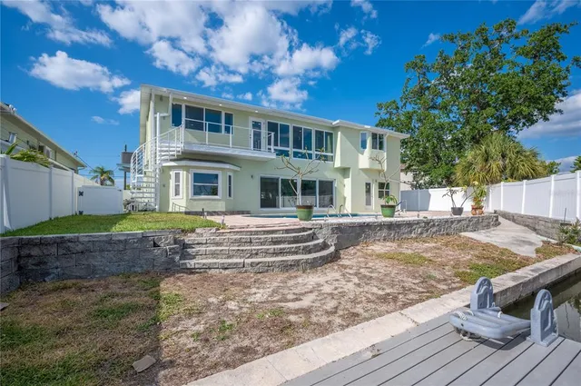 $2,100,000 | 8704 Bay Crest Lane, Tampa, FL 33615