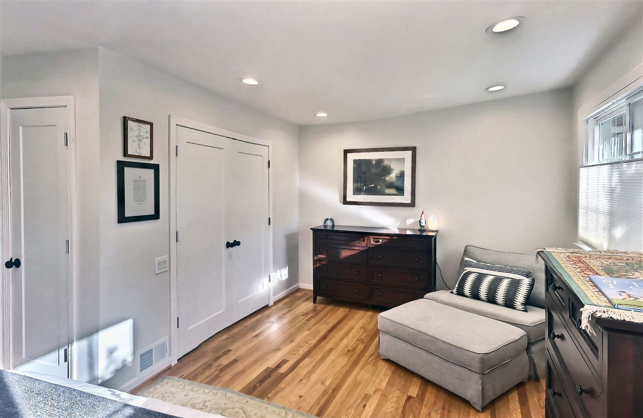 881 Lincoln Road Grosse Pointe, MI 48230 - Photo 9 of 18 50011903-8.JPG
