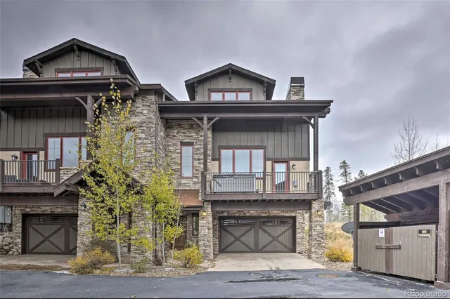 a view of a house with a space and windows