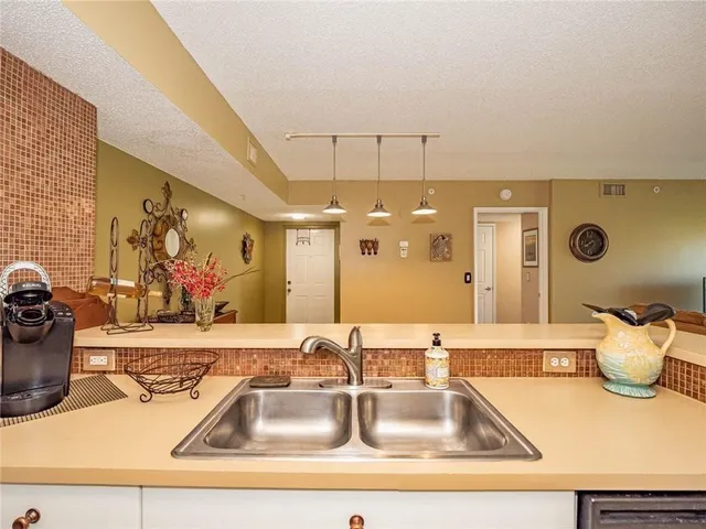 $220,000 | 1590 South 42ND Circle, Unit 106, Vero Beach, FL 32967