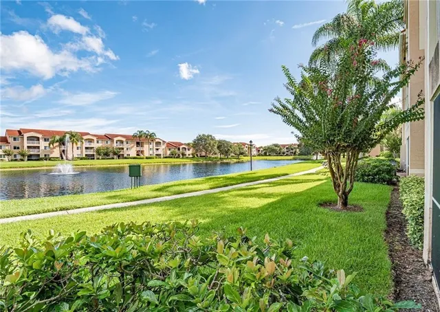 $220,000 | 1590 South 42ND Circle, Unit 106, Vero Beach, FL 32967