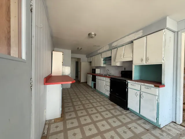 $75,000 | 415 South Mill Street, Owensville, IN 47665