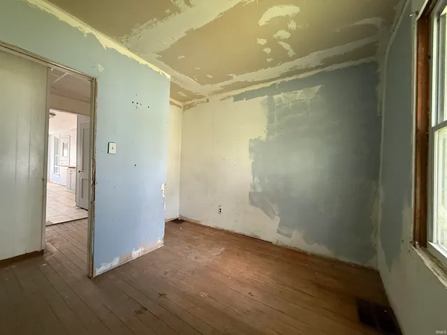 $75,000 | 415 South Mill Street, Owensville, IN 47665