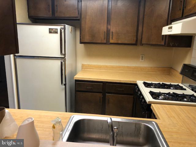 18101 Delaire Landing Road, Unit 101 Philadelphia, PA 19114 - Photo 7 of 23 Gallery Image 7