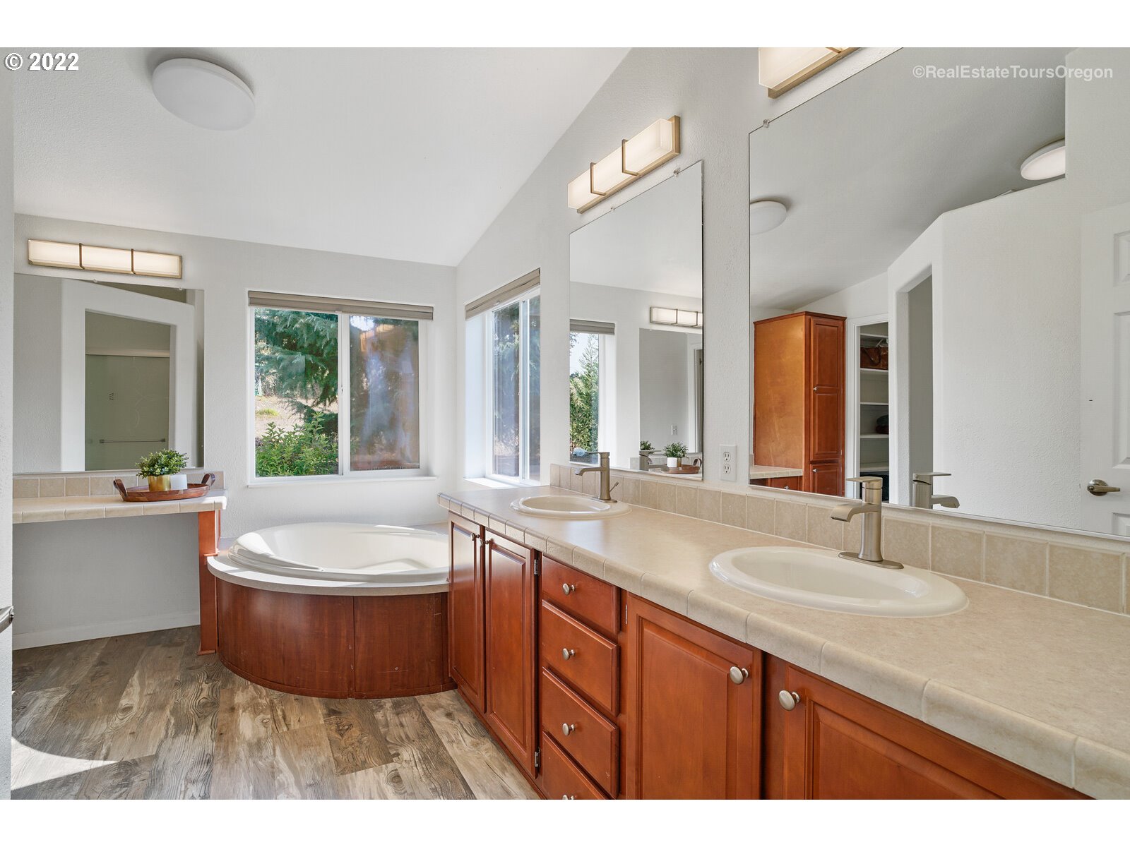 40374 Southwest Laurelwood Road Gaston, OR 97119 - Photo 15 of 29 Gallery Image 15