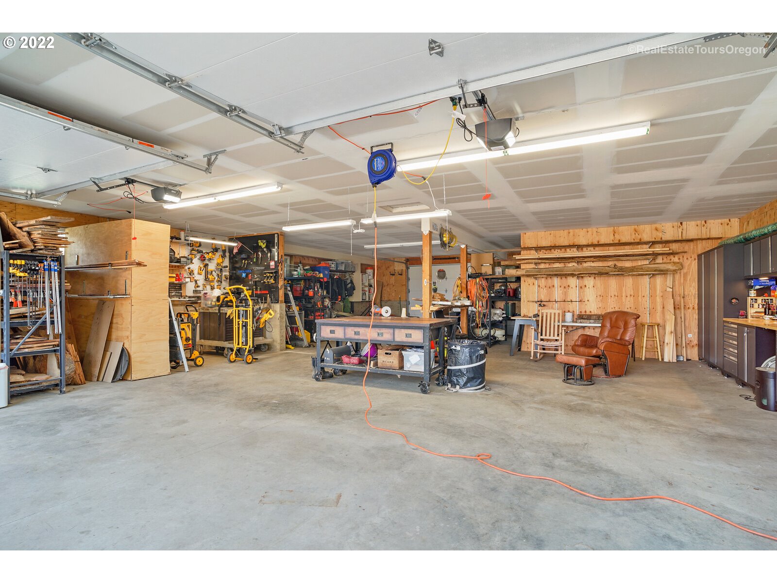 40374 Southwest Laurelwood Road Gaston, OR 97119 - Photo 27 of 29 Gallery Image 27