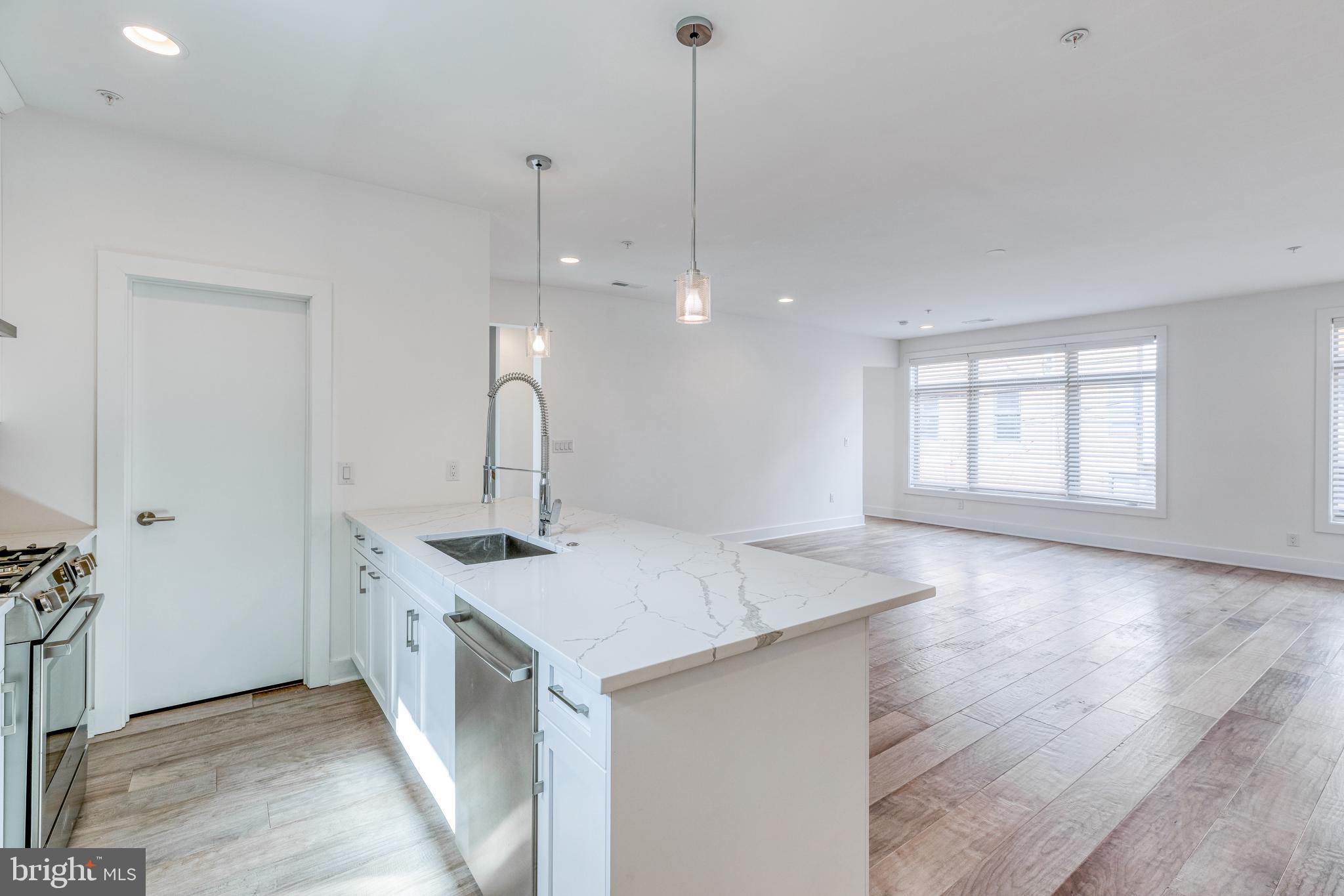 844 North 3rd Street Philadelphia, PA 19123 - Photo 2 of 10