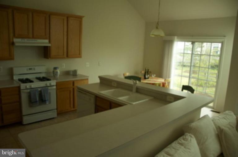 2483 Leyland Ridge Road Herndon, VA 20171 - Photo 12 of 28 Kitchen #2