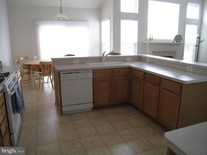2483 Leyland Ridge Road Herndon, VA 20171 - Photo 26 of 28 Kitchen