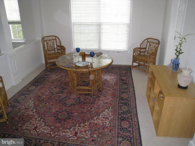 2483 Leyland Ridge Road Herndon, VA 20171 - Photo 4 of 28 Dining Area