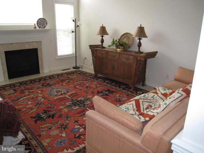 2483 Leyland Ridge Road Herndon, VA 20171 - Photo 5 of 28 Family Room
