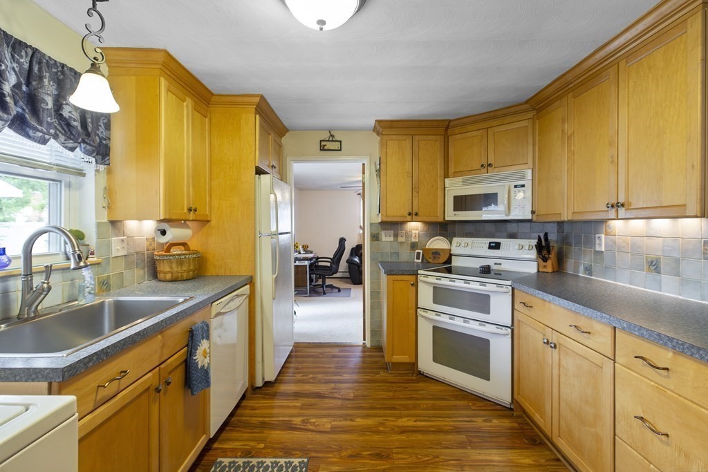 10 Campello Road Framingham, MA 01701 - Photo 11 of 42 Gallery Image 11