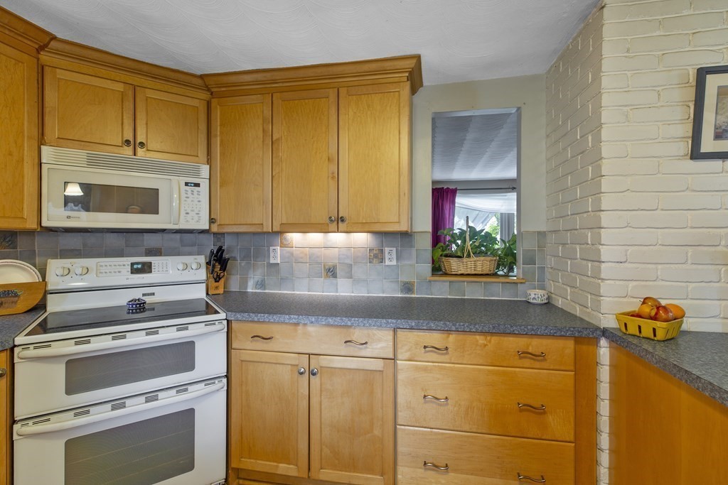 10 Campello Road Framingham, MA 01701 - Photo 14 of 42 Gallery Image 14