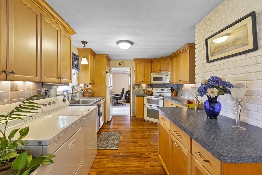 10 Campello Road Framingham, MA 01701 - Photo 16 of 42 Gallery Image 16