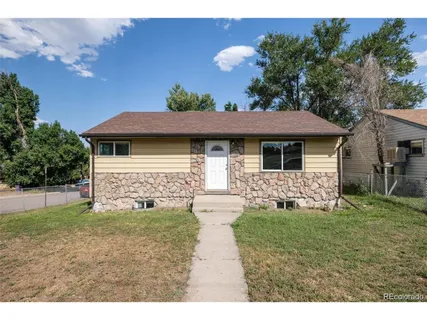 $395,000 | 460 South Sheridan Boulevard, Lakewood, CO 80226