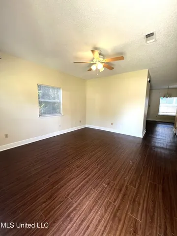 $1,100 | 1037 Township Road, Gulfport, MS 39507