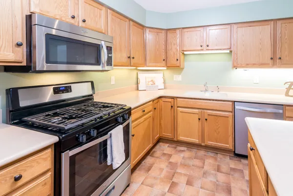 $420,000 | 327 Cottonwood Lane, Saline, MI 48176