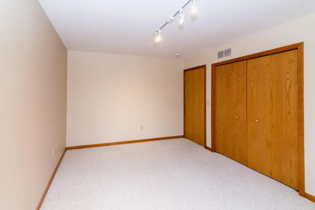 $425,000 | 327 Cottonwood Lane, Saline, MI 48176