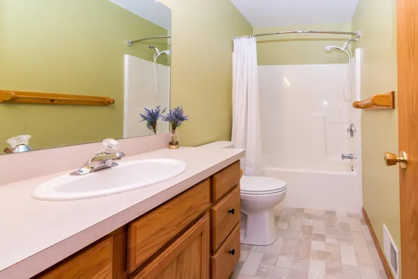 $420,000 | 327 Cottonwood Lane, Saline, MI 48176