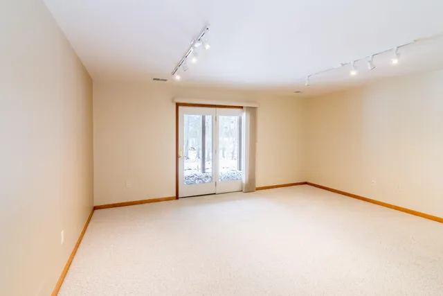 $425,000 | 327 Cottonwood Lane, Saline, MI 48176