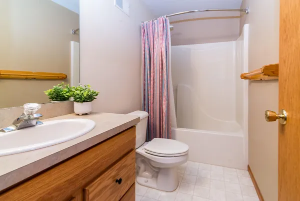 $420,000 | 327 Cottonwood Lane, Saline, MI 48176