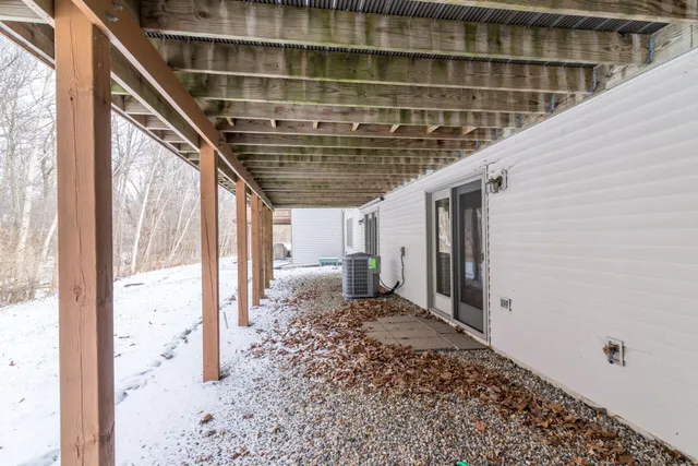 $425,000 | 327 Cottonwood Lane, Saline, MI 48176