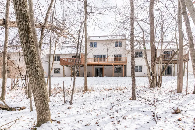 $425,000 | 327 Cottonwood Lane, Saline, MI 48176