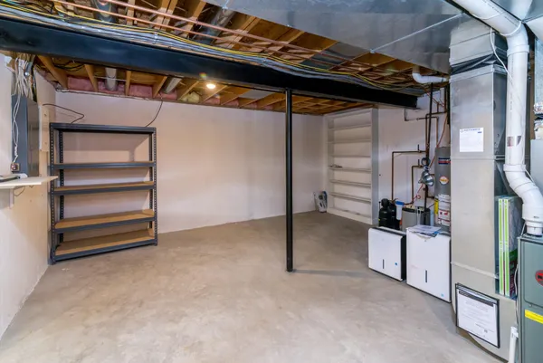 $420,000 | 327 Cottonwood Lane, Saline, MI 48176