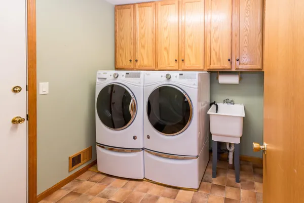 $420,000 | 327 Cottonwood Lane, Saline, MI 48176