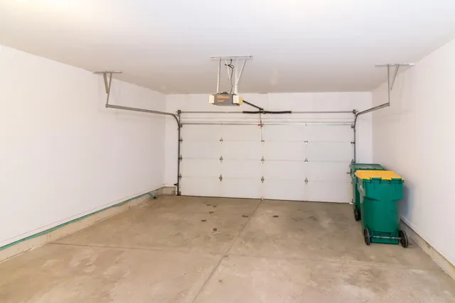 $425,000 | 327 Cottonwood Lane, Saline, MI 48176