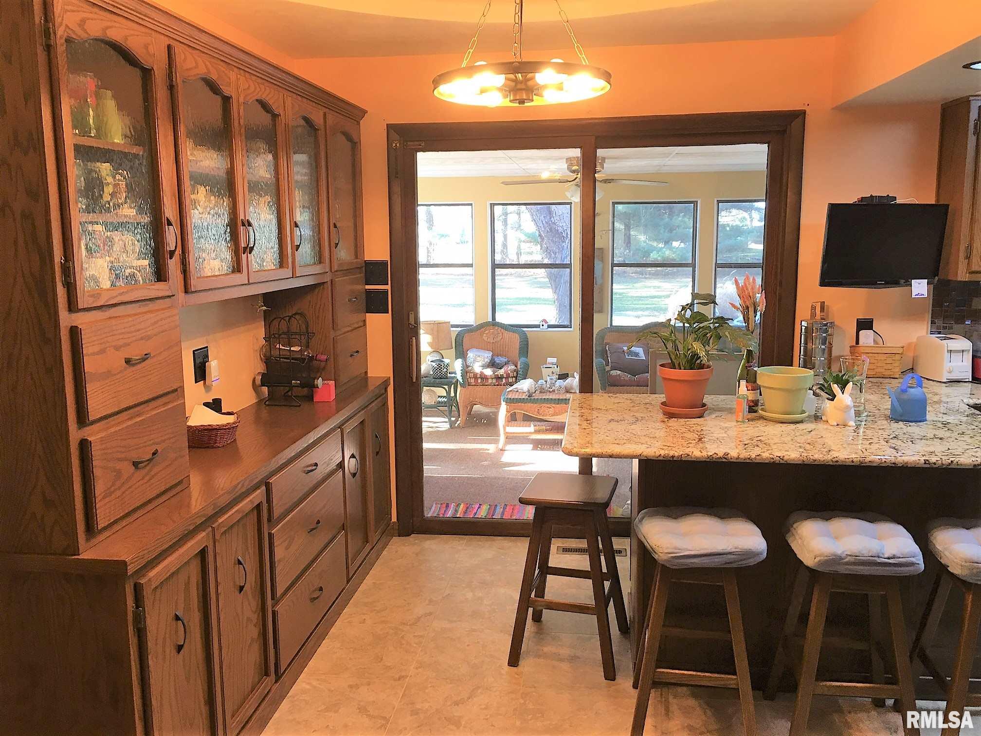 233 Country Lake Road Springfield, IL 62711 - Photo 8 of 31