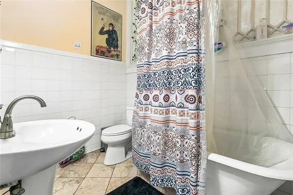 $2,500 | 2101 South Carrollton Avenue, New Orleans, LA 70118